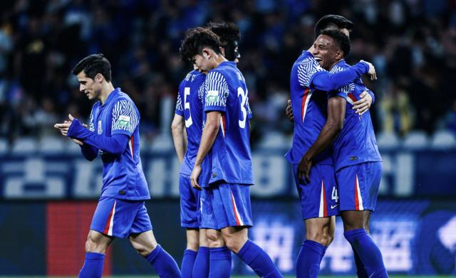 同取4球大胜！申花成都争冠路上齐头并进